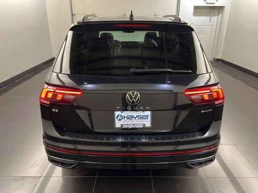 2022 Volkswagen Tiguan 2.0T SE R-Line Black