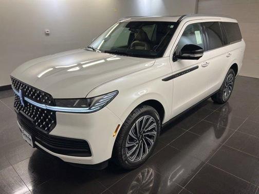 Star White 2026 Lincoln Navigator Black Label