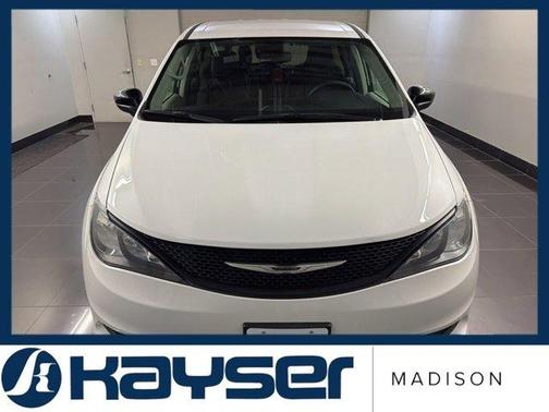Bright White Clearcoat 2024 Chrysler Voyager LX
