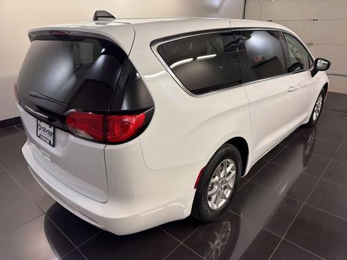 Bright White Clearcoat 2024 Chrysler Voyager LX