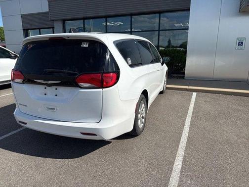 Bright White Clearcoat 2024 Chrysler Voyager LX