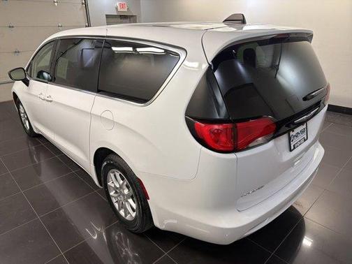 Bright White Clearcoat 2024 Chrysler Voyager LX