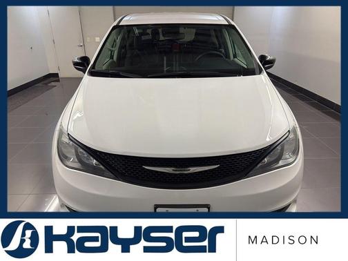 Bright White Clearcoat 2024 Chrysler Voyager LX