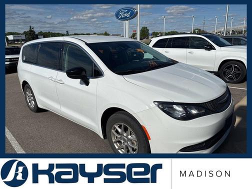 Bright White Clearcoat 2024 Chrysler Voyager LX