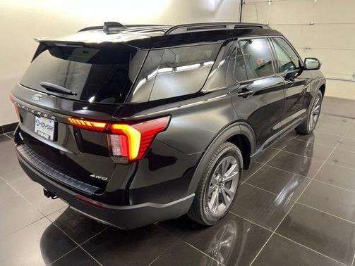 Agate Black Metallic 2026 Ford Explorer Active