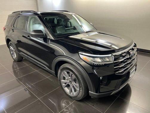 Agate Black Metallic 2026 Ford Explorer Active