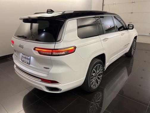 2022 Jeep Grand Cherokee L Summit