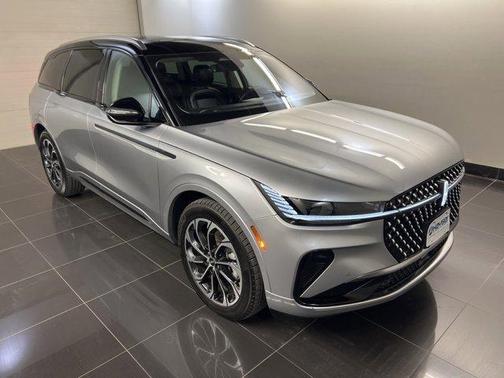 2025 Lincoln Nautilus Reserve