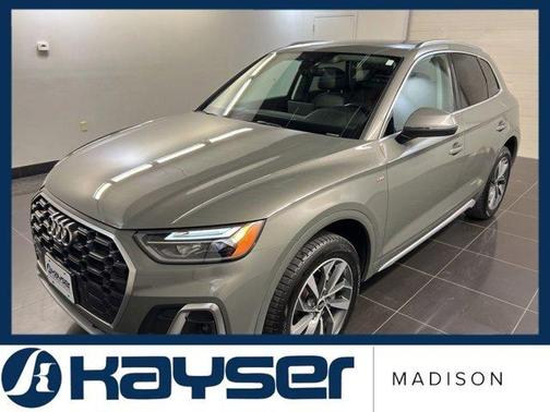 Chronos Gray Metallic 2023 Audi Q5 45 S line quattro Premium