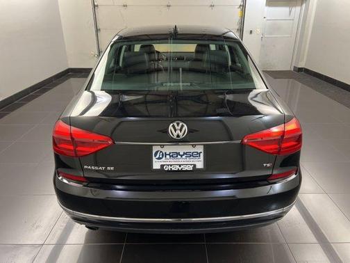 2016 Volkswagen Passat 1.8T SE w/Technology