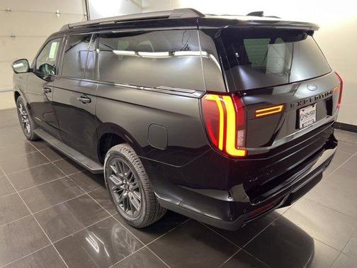 Agate Black Metallic 2026 Ford Expedition Max Platinum