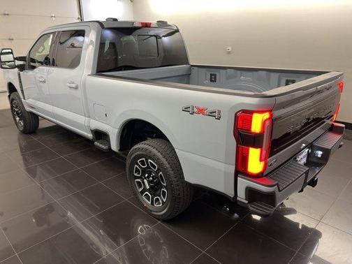 2025 Ford F-350 Platinum