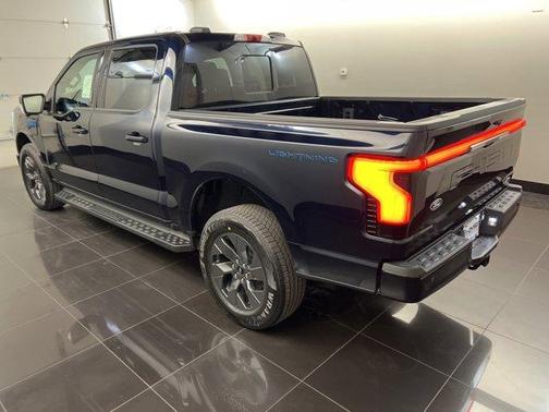 2025 Ford F-150 Lightning LARIAT