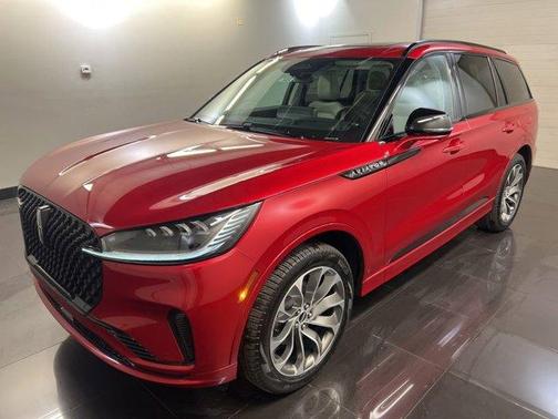 Red Carpet 2026 Lincoln Aviator Premiere