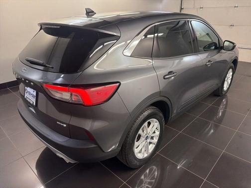 Gray Metallic 2022 Ford Escape SE