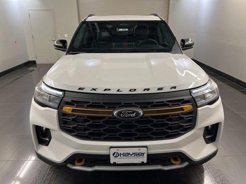 Star White 2026 Ford Explorer Tremor