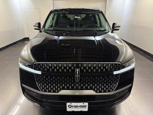 Infinite Black Metallic 2026 Lincoln Navigator Premiere