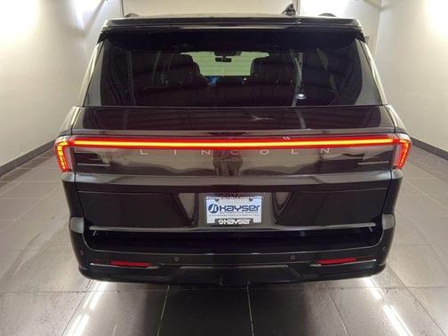 Infinite Black Metallic 2026 Lincoln Navigator L Reserve