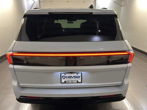 Crystal White Metallic 2026 Lincoln Navigator Reserve