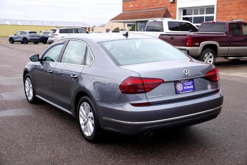 2018 Volkswagen Passat 2.0T SE