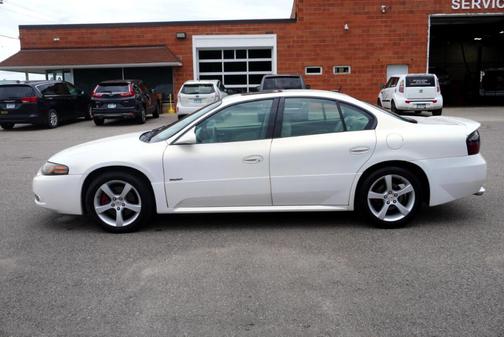 2005 Pontiac Bonneville GXP