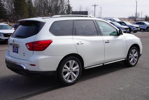 2018 Nissan Pathfinder SL