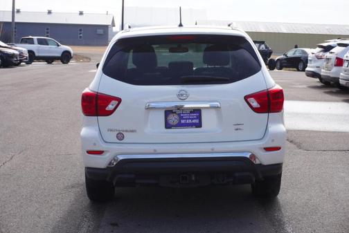 2018 Nissan Pathfinder SL