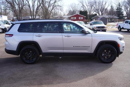 2024 Jeep Grand Cherokee L Laredo