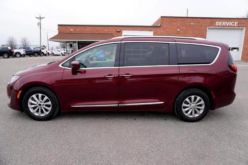 2018 Chrysler Pacifica Touring-L