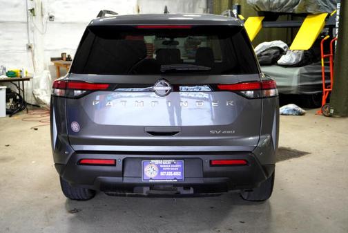 2022 Nissan Pathfinder SV