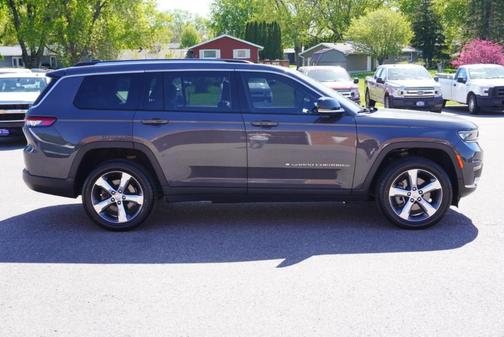 Gray 2022 Jeep Grand Cherokee L Limited
