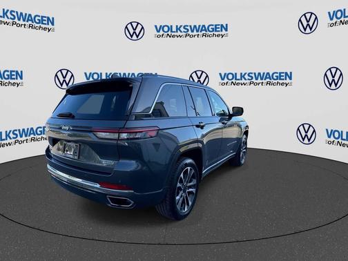 Baltic Gray Metallic Clearcoat 2022 Jeep Grand Cherokee 4xe Overland