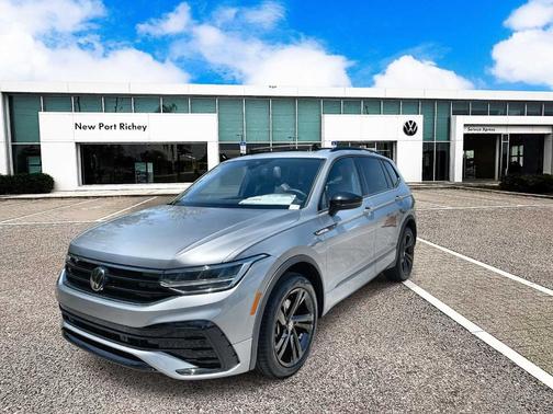 Pyrite Silver Metallic 2023 Volkswagen Tiguan 2.0T SE R-Line Black