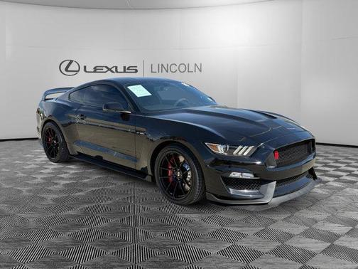 2019 Ford Shelby GT350R Base