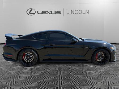 2019 Ford Shelby GT350R Base