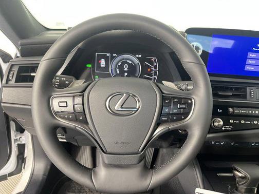 2025 Lexus ES 300h Base