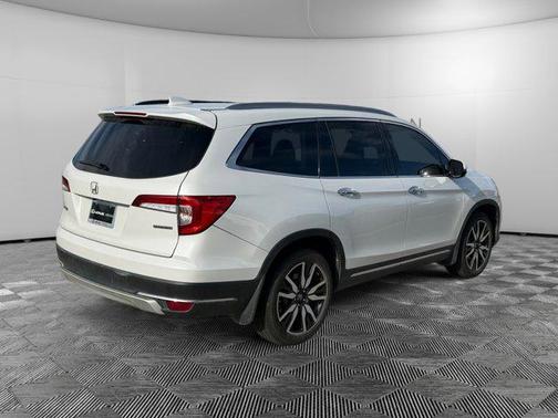 2020 Honda Pilot Touring 8-Passenger
