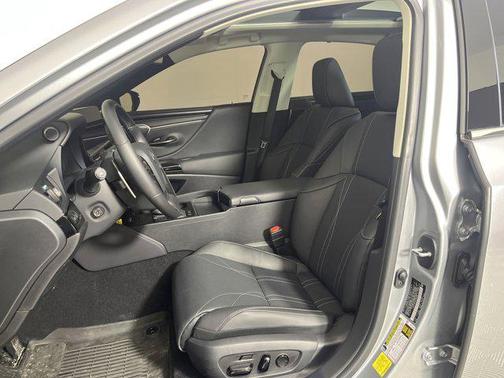2025 Lexus ES 350 Ultra Luxury