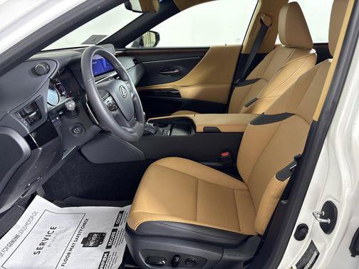 2024 Lexus ES 300h Base
