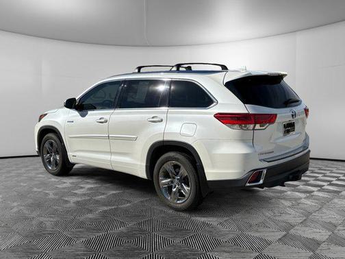 2019 Toyota Highlander Hybrid Platinum