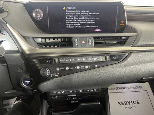 2019 Lexus ES 300h Luxury