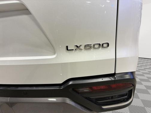 2024 Lexus LX 600 Luxury
