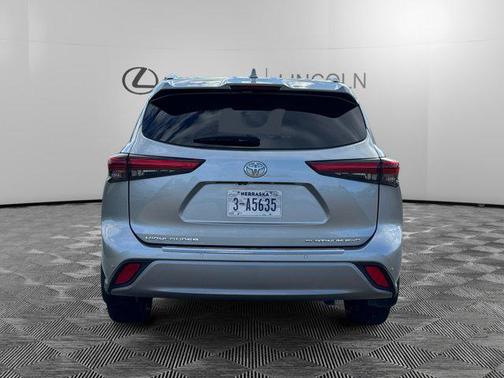 2021 Toyota Highlander Platinum