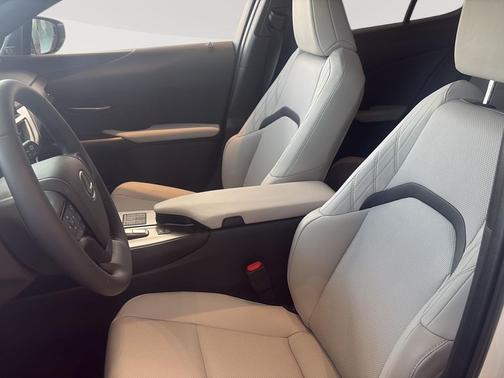 Ultra White w/Obsidian Roof 2026 Lexus UX 300h F SPORT Design