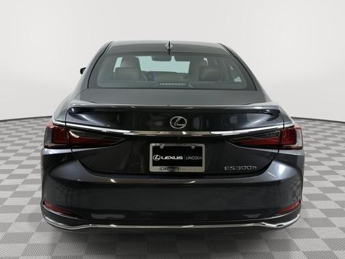 2025 Lexus ES 300h Premium