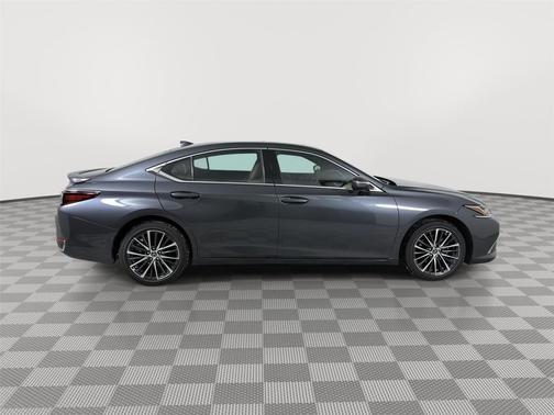 2025 Lexus ES 300h Premium