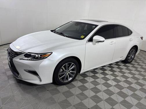 2016 Lexus ES 300h Base