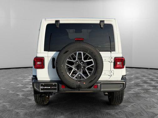 2024 Jeep Wrangler 4-Door Sahara 4x4