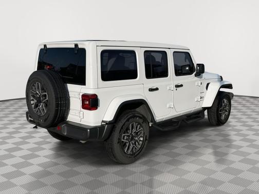 2024 Jeep Wrangler 4-Door Sahara 4x4