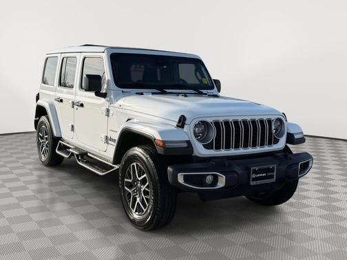 2024 Jeep Wrangler 4-Door Sahara 4x4
